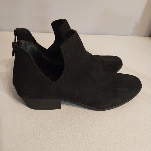 Falls Creek  Booties Sz 9 Black Cut Out Zippered Back Faux Suede Western Cowgirl - Picture 2 of 12
